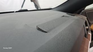 Volvo V-60 2.0 B3 Plus Dark picture 31