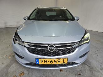 Opel Astra SPORTS TOURER+ picture 2
