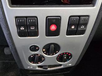 Dacia Logan 1.6 Lauréate picture 23