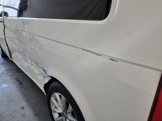 Volkswagen Transporter 2.0 TDI L2H1 Economy picture 12