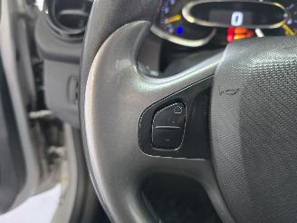 Renault Clio 1.5 DCI picture 24