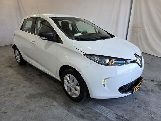 Vaurioauto  passenger cars Renault Zoé R90 Life 41 kWh 2019/11