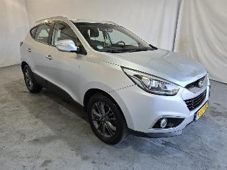 Vaurioauto  passenger cars Hyundai Ix35 2.0i i-Motion 2015/6