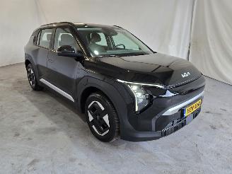 skadebil auto Kia EV3 Air 81.4 kWh 2025/8