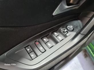 Peugeot 308 1.2 PureTech Active Pack Business picture 24