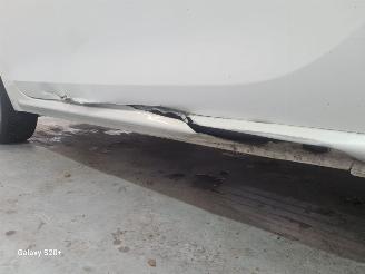 Peugeot 208 1.2 PureT. Signature picture 12