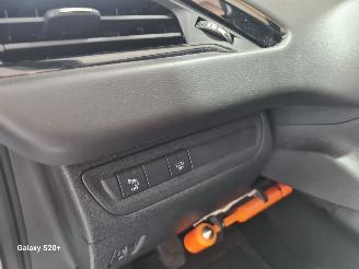 Peugeot 208 1.2 PureT. Signature picture 23