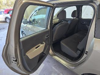 Dacia Lodgy 1.2 TCe Prestige 5p picture 19