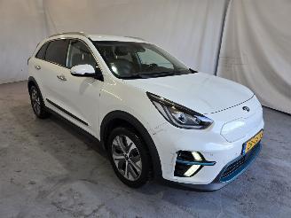 Schadeauto Kia Niro ExecutiveLine 64 kWh 2019/5