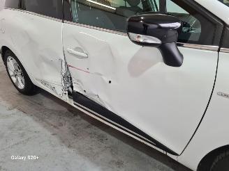 Renault Clio Estate 1.5 dCi Ecoleader Limited picture 11