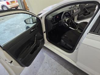 Volkswagen Polo 1.0 TSI Life picture 25