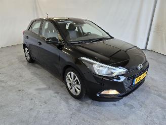 damaged passenger cars Hyundai I-20  2018/7