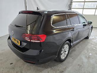 Volkswagen Passat Variant 2.0 TDI Business picture 7