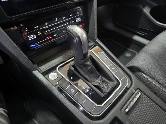 Volkswagen Passat Variant 2.0 TDI Business picture 33