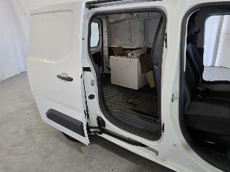 Opel Combo 1.2 PT 110 SenS L1 picture 21