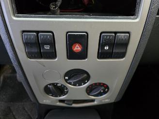 Dacia Logan 1.6 Ambiance picture 24
