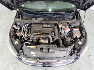 Peugeot 308 1.6 BlueHDI Blue Lease Executive Pack picture 12
