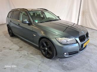 krockskadad bil auto BMW 3-serie Touring 318i Business Line 2010/8