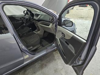 Nissan Pixo 1.0 Acenta picture 15