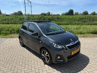 Coche accidentado Peugeot 108 Allure Cabrio 2016 2016/9