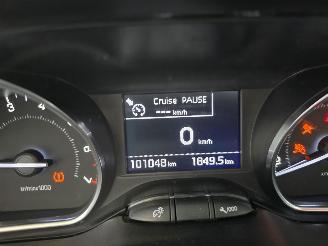 Peugeot 208 1.2 PureTech Allure picture 22