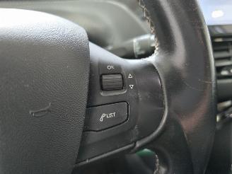 Peugeot 208 1.2 PureTech Allure picture 29