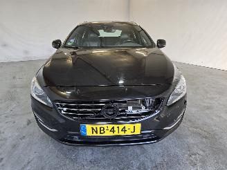 Volvo V-60 2.4 D5 Twin Engine R-Design picture 2