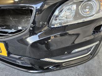 Volvo V-60 2.4 D5 Twin Engine R-Design picture 10