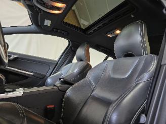 Volvo V-60 2.4 D5 Twin Engine R-Design picture 37
