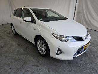 Damaged car Toyota Auris 1.8 Hybrid Aspiration 2015/1