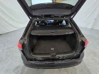 Volkswagen Golf 1.5 eTSI R-Line Bns picture 18