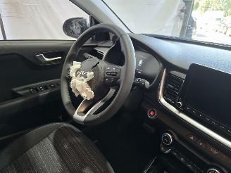 Kia Stonic 1.0 T-GDi MHEV Dyn+L picture 15