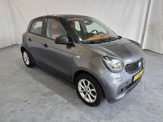 Damaged car Smart Forfour 1.0 Passion 2015/2