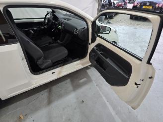Volkswagen Up! 1.0 take up! BlueMotion picture 13