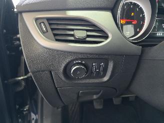 Opel Astra SPORTS TOURER 1.2 Edition picture 26