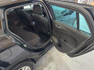 Opel Astra SPORTS TOURER 1.2 Edition picture 18