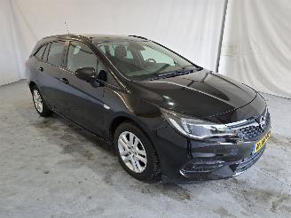 Schadeauto Opel Astra SPORTS TOURER 1.2 Edition 2022/1