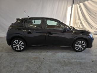Peugeot 208 1.2 PT Active Pack picture 8
