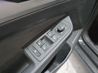 Volkswagen Golf 1.5 TSI Life Business picture 24
