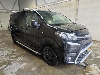 krockskadad bil auto Toyota ProAce 2.0 D-4D Professional 2020/5