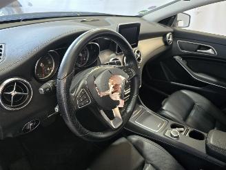Mercedes Cla-klasse Shooting Brake 180 Prestige picture 14