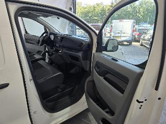 Toyota Proace Compact 1.6 D-4D Cool Comfort picture 17