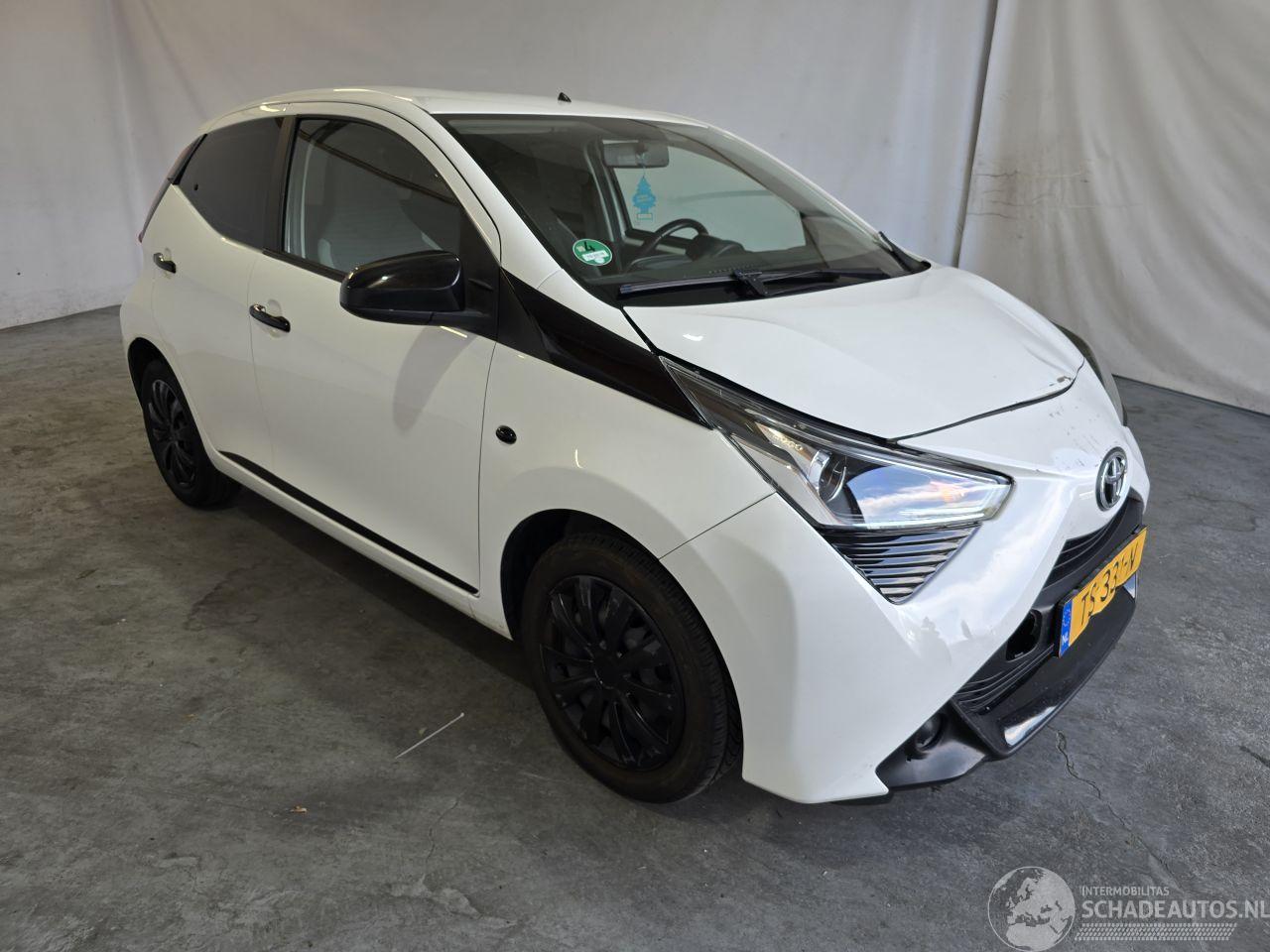 Toyota Aygo 1.0 VVT-i x-play