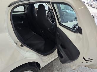 Peugeot 108 1.0 e-VTi Active picture 16