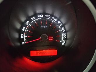 Kia Venga 1.6 CVVT picture 18