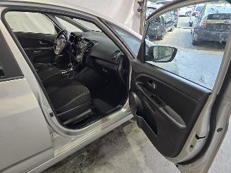 Kia Venga 1.6 CVVT picture 13