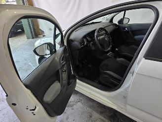 Citroën C3 1.0 VTi Attraction picture 18
