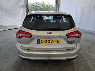 Ford Focus 1.0 EcoBoost Titanium Business picture 6