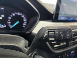 Ford Focus 1.0 EcoBoost Titanium Business picture 23