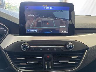 Ford Focus 1.0 EcoBoost Titanium Business picture 28